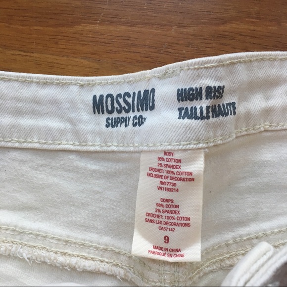 High-Waisted Denim Shorts with Crochet Overlay - Picture 3 of 5